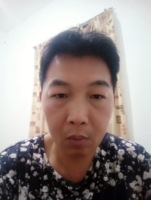 繁华哀伤的第一张照片--马尾婚介网