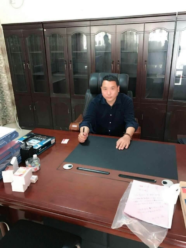 艺术家的第一张照片--马尾婚介网