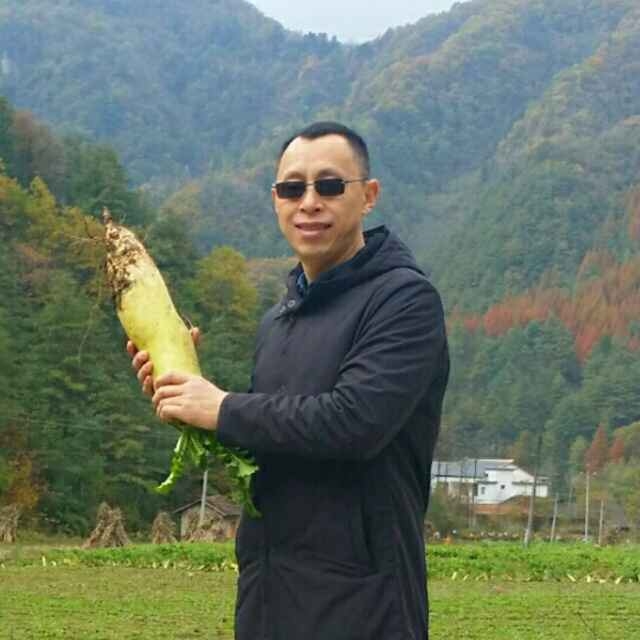 墨迹男的第一张照片--马尾婚介网