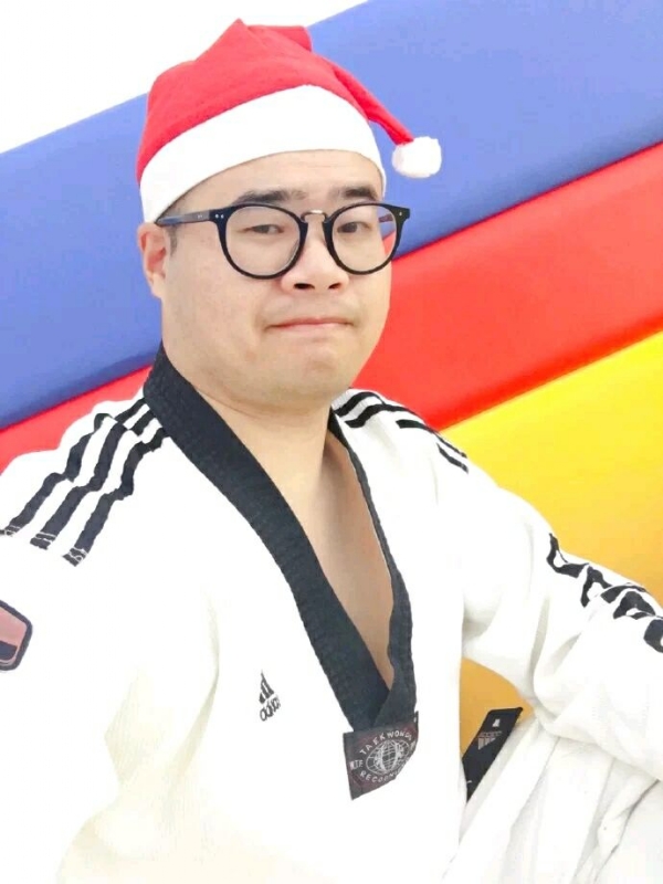 何当重相见的第一张照片--马尾婚介网