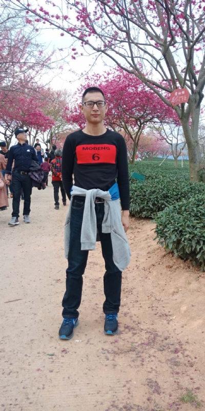 小梁的第一张照片--马尾婚介网