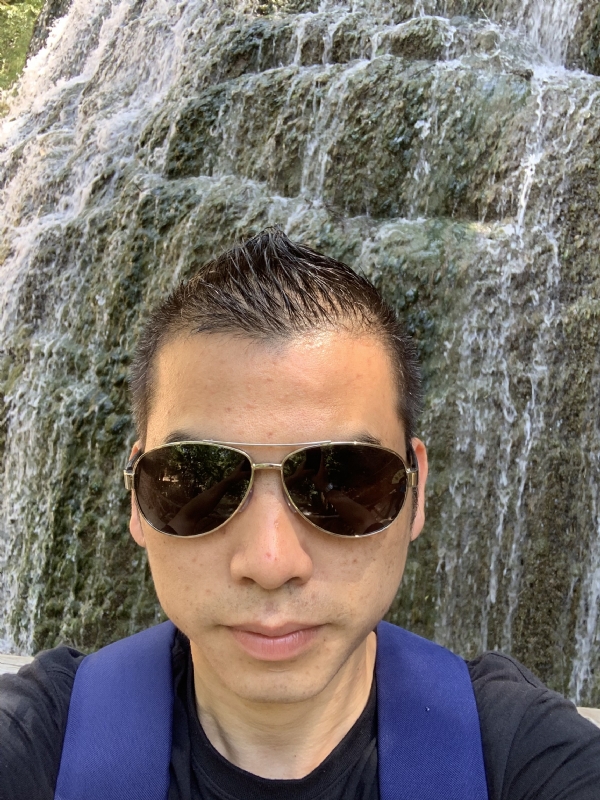 高兴的第二张照片--马尾婚介网