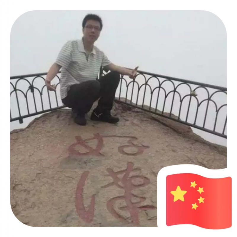 一只小虎牙的第一张照片--马尾婚介网