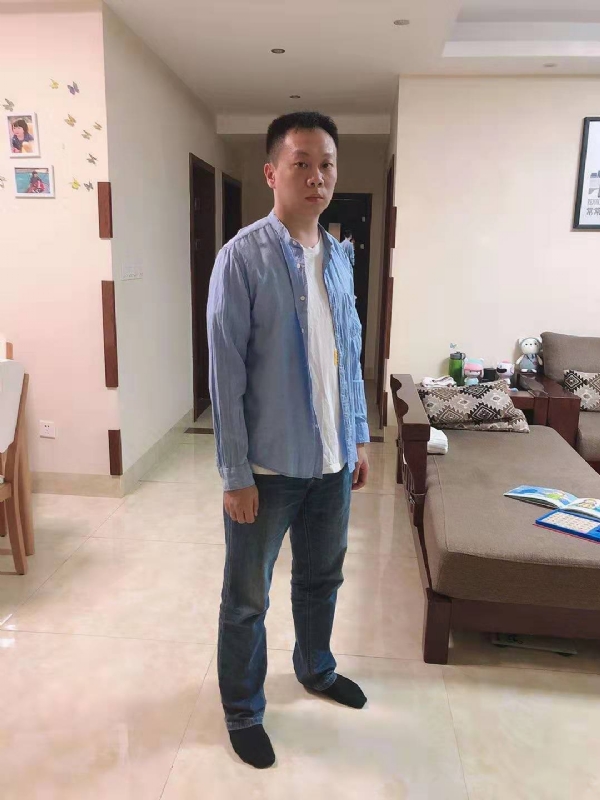 以勒的第一张照片--马尾婚介网