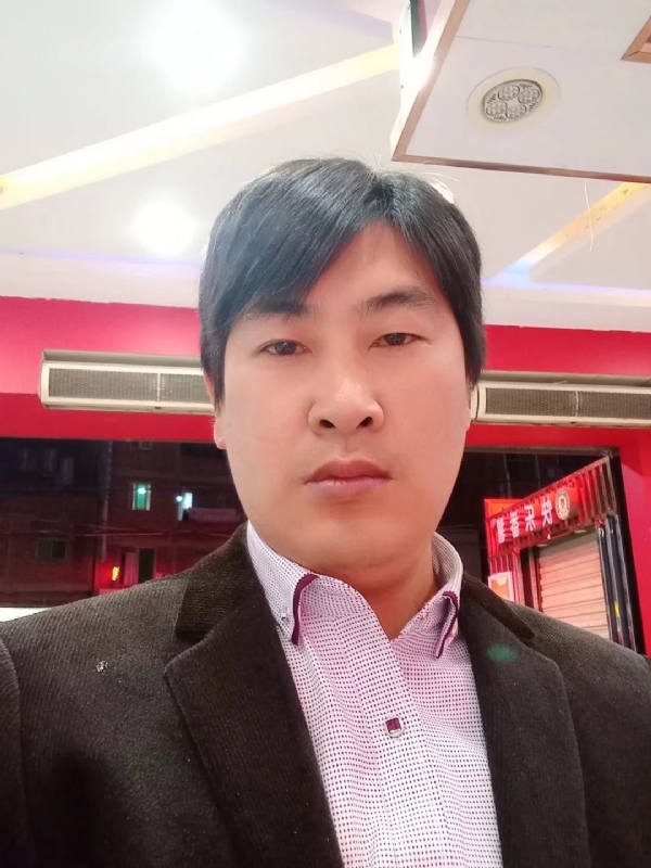 奔跑的第二张照片--马尾婚介网