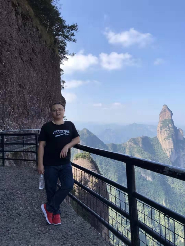 不杵于物的第一张照片--马尾婚介网