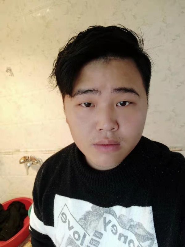小李的第一张照片--马尾婚介网