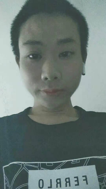 水中月的第一张照片--马尾婚介网