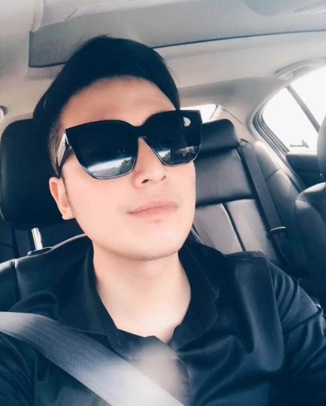 沉稳的第一张照片--马尾婚介网