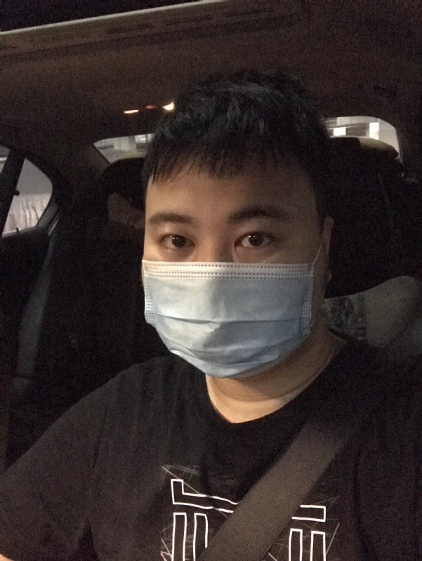 Roman的第一张照片--马尾婚介网