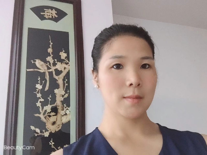 微笑的第一张照片--马尾婚介网