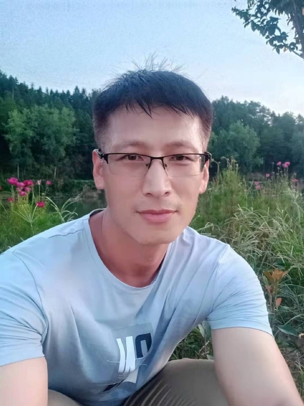 零零柒的第一张照片--马尾婚介网