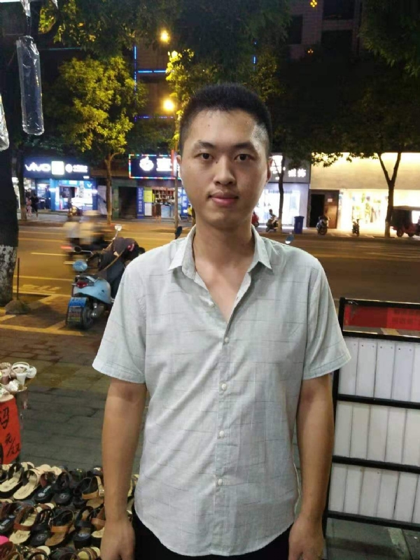单身的雄鹰的第一张照片--马尾婚介网