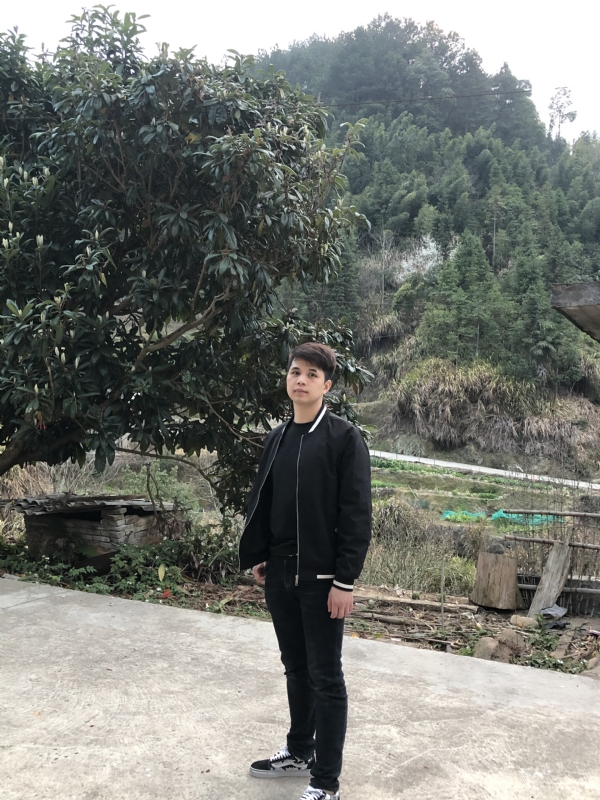 随遇而安的第一张照片--马尾婚介网