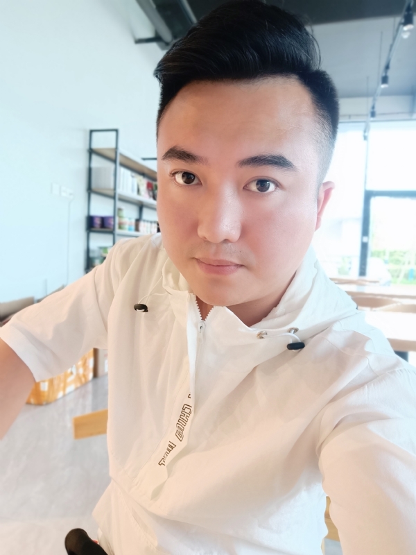王先生的第一张照片--马尾婚介网