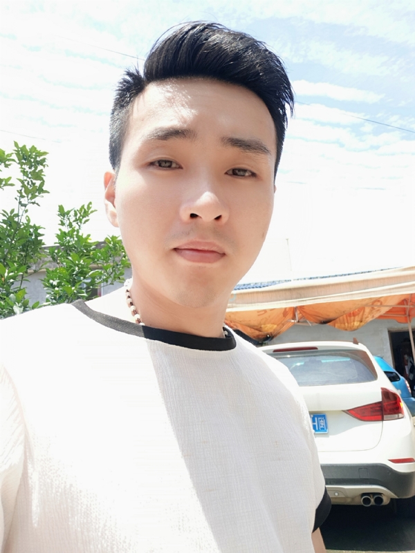 人间烟火的第一张照片--马尾婚介网