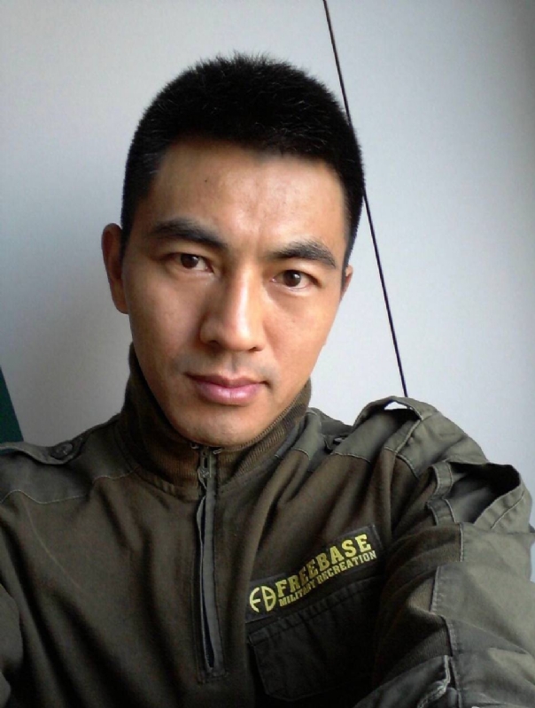 鐵血柔情的第一张照片--马尾婚介网