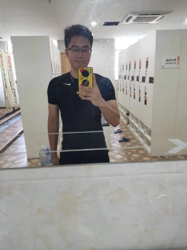 习惯发呆的第一张照片--马尾婚介网