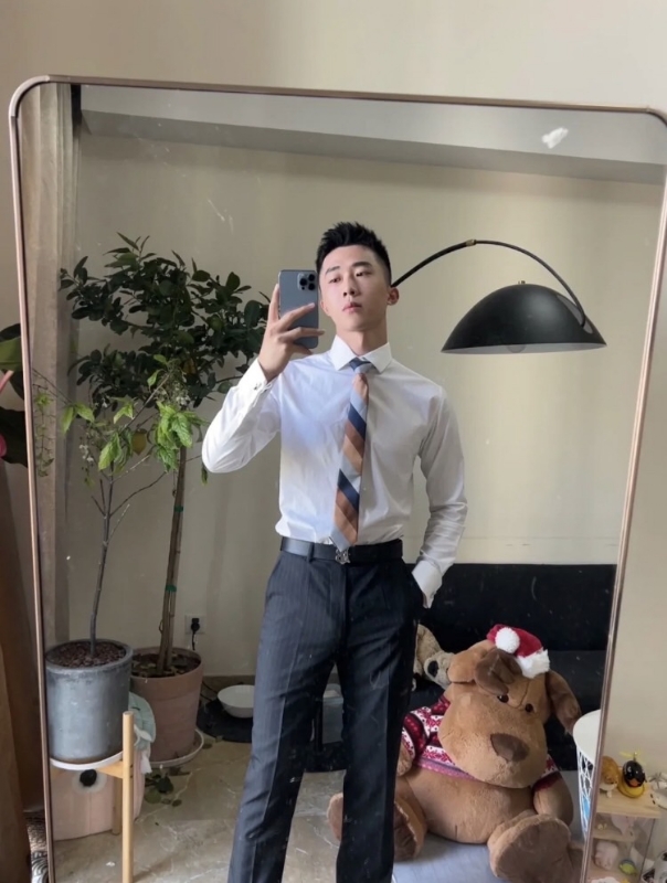张浩的第一张照片--马尾婚介网