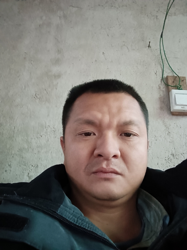 兰成龙的第二张照片--马尾婚介网