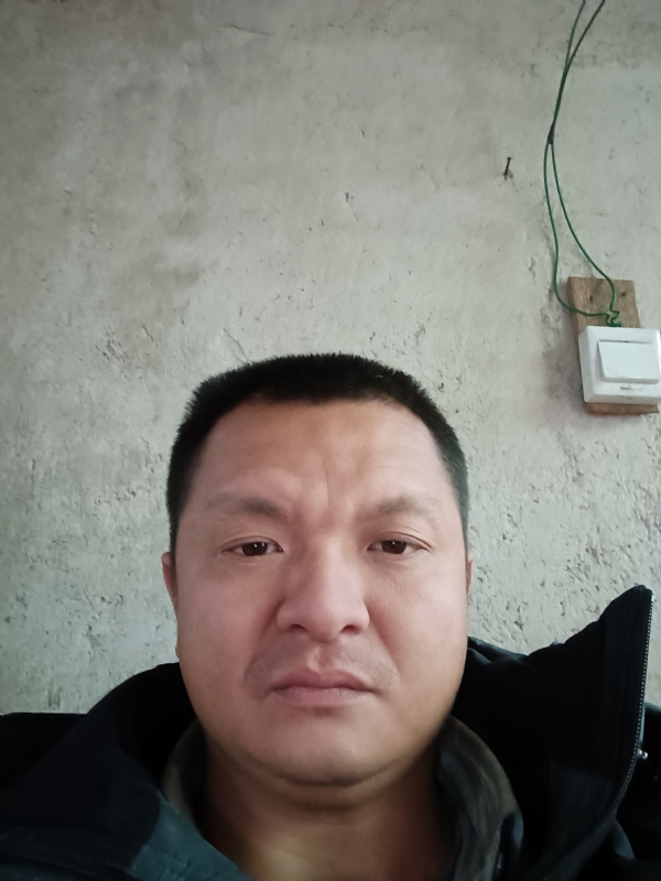 兰成龙的第三张照片--马尾婚介网