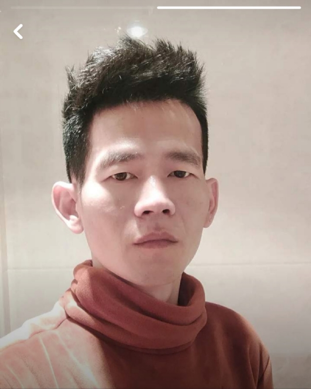 白了少年头的第一张照片--马尾婚介网