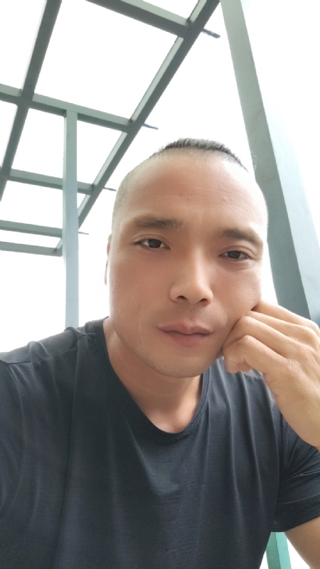 伯爵的第三张照片--马尾婚介网