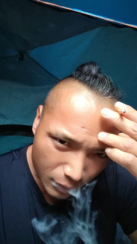 伯爵的第四张照片--马尾婚介网